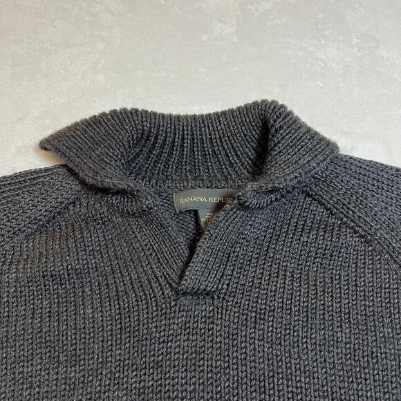 Banana Republic Men's 100% Wool Knit Sweater Size Medium Cozy Winter Layers - Picture 3 of 8